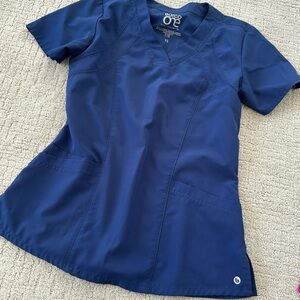 Barco One scrub top